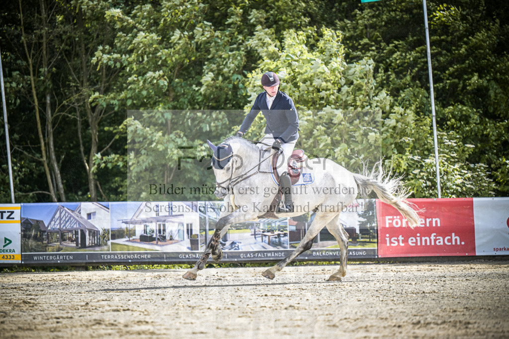 DOS_7492 | Entdecke hochwertige Reitturnierfotos von Foto Oger. Professionell, emotional und authentisch – jetzt Lieblingsmomente im Shop bestellen.Deutschlandweite Turnierfotografie. - Realisiert mit Pictrs.com