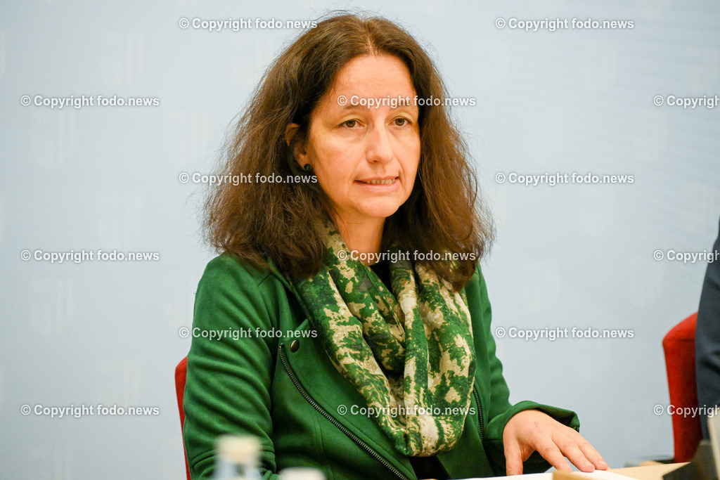 Pressekonferenz LR Michael Lindner (SP)_ Tierschutz in Oberoesterreich_ 26.04.2023-12 | 26.04.2023, Presseclub Linz, AUT, LR Michael Lindner (SP), Tierschutz in Oberoesterreich, Taetigkeitsbericht 2022 & Themenschwerpunkte der Tierschutzombudsstelle Ooe, im Bild Cornelia Rouha-Muelleder (Tierschutzombudsfrau Ooe)