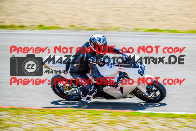 MaZZes_FotoMatrix_240717_6007705_2-244 | GELB