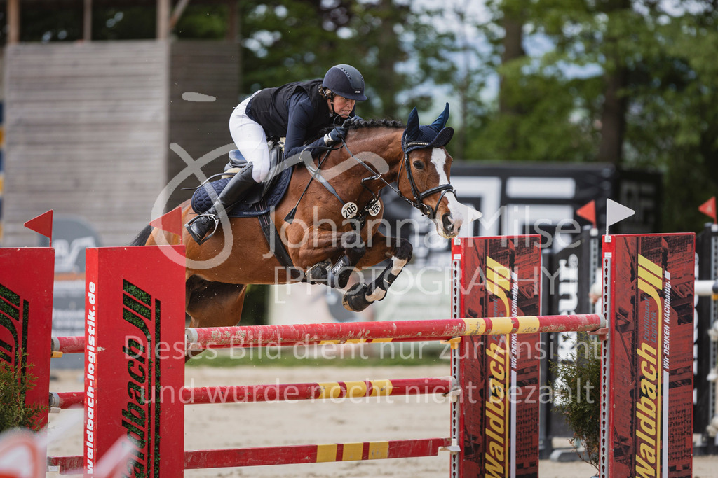 250504_SpengeW_M2-Spr-450 | Deine schönsten Turniermomente als professionelle Fotos! Entdecke hochwertige Pferdesport-Fotografie im Online-Shop. Jetzt Fotos finden & bestellen!