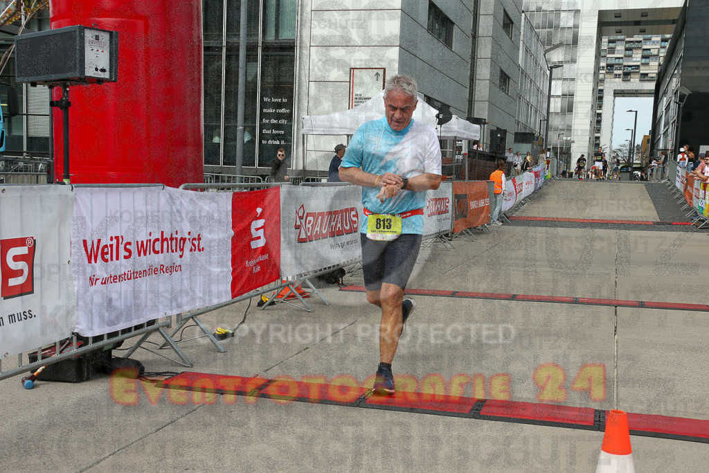 250920_1323_EX1_4332 | Sportfotografie im Rhein-Sieg Kreis, Köln, Bonn, NRW, Rheinland Pfalz, Hessen, etc. Unser Tätigkeitsfeld umfasst den Laufsport vom Volkslauf über den Marathon, Duathlon, Triathon bis zum Ultralauf wie Kölnpfad Ultra oder Schindertrail.
