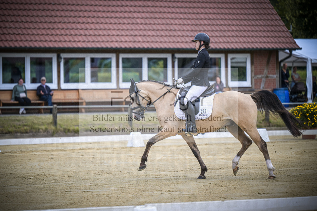DOS_5514 | Entdecke hochwertige Reitturnierfotos von Foto Oger. Professionell, emotional und authentisch – jetzt Lieblingsmomente im Shop bestellen.Deutschlandweite Turnierfotografie. - Realisiert mit Pictrs.com