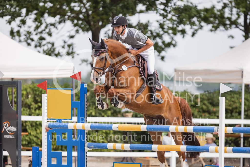 230616_Lemwerder_Springpf-M-733 | Deine schönsten Turniermomente als professionelle Fotos! Entdecke hochwertige Pferdesport-Fotografie im Online-Shop. Jetzt Fotos finden & bestellen!