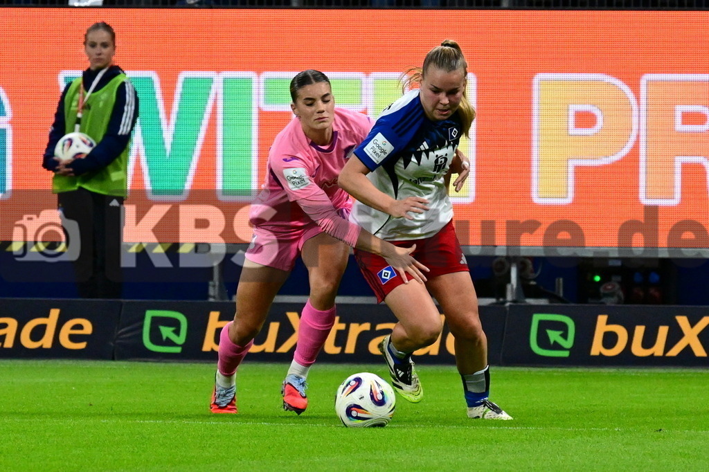 KBS Picture_HSV-Hoffenheim_Frauen_006 | v.l. Cerci Selina (TSG Hoffenheim Frauen) , Stoldt Svea (HSV Frauen) ,Sportplatz :  Volksparkstadion, - Realisiert mit Pictrs.com