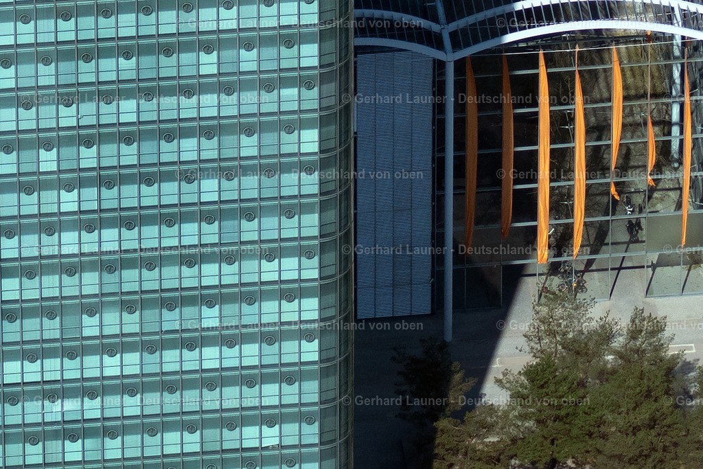 4021533 | Fensterstruktuen am O2 Gebäude , München im Bundesland Bayern