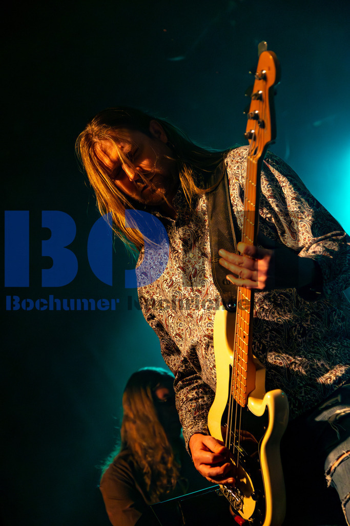 SES_NURPUR20250102-27 | bond - Realisiert mit Pictrs.com