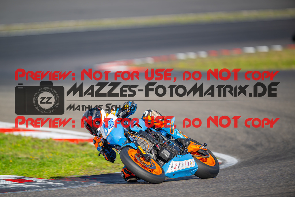 MaZZes-Fotomatrix-20260904-629201 | TWIN