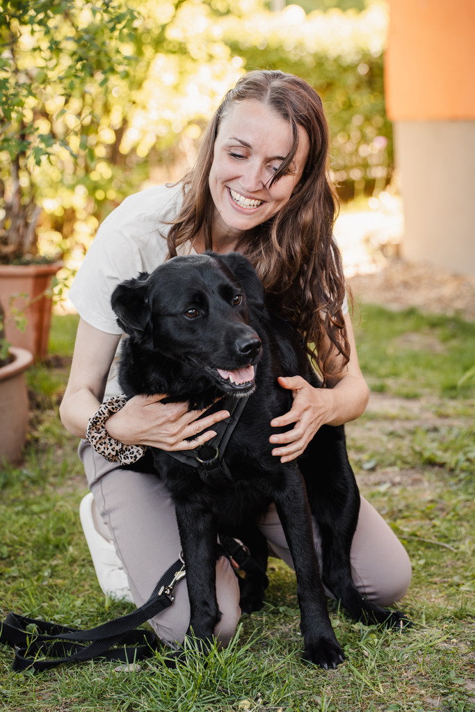 20260426-200 | MuT (Mensch und Tier) mit Mona - Fotografie und Tierkommunikation - Realisiert mit Pictrs.com