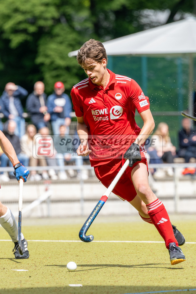SFE_20250504_0075 | Köln, Deutschland, 04.05.2025:  Hockey 1. Bundesliga Herren Rot-Weiss Köln - Münchener SC im KTHC Stadion Rot-Weiss Köln Tennis and Hockey Club am 04.05.2025 in Köln, Deutschland. (Foto von Stephan Fehrmann)Köln, Germany, 04.05.2025: Hockey 1. Bundesliga Herren Rot-Weiss Köln - Münchener SC in KTHC Stadion Rot-Weiss Köln Tennis and Hockey Club at 04.05.2025 in Köln, Deutschland. (Foto from Stephan Fehrmann)
