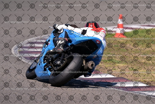 26bt04-2283 | markuskiefer.com - Realisiert mit Pictrs.com