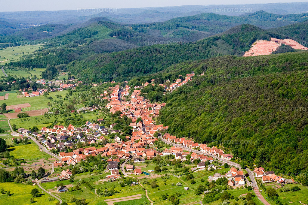 Aerial view: Forest and mountain landscape in Offwiller in the state Bas-Rhin, France.Photo: IMG_10855.jpg taken on 05/12/2008 by Werner Riehm/FLY-FOTO.comResolution of the original: 3348 x 2233 px