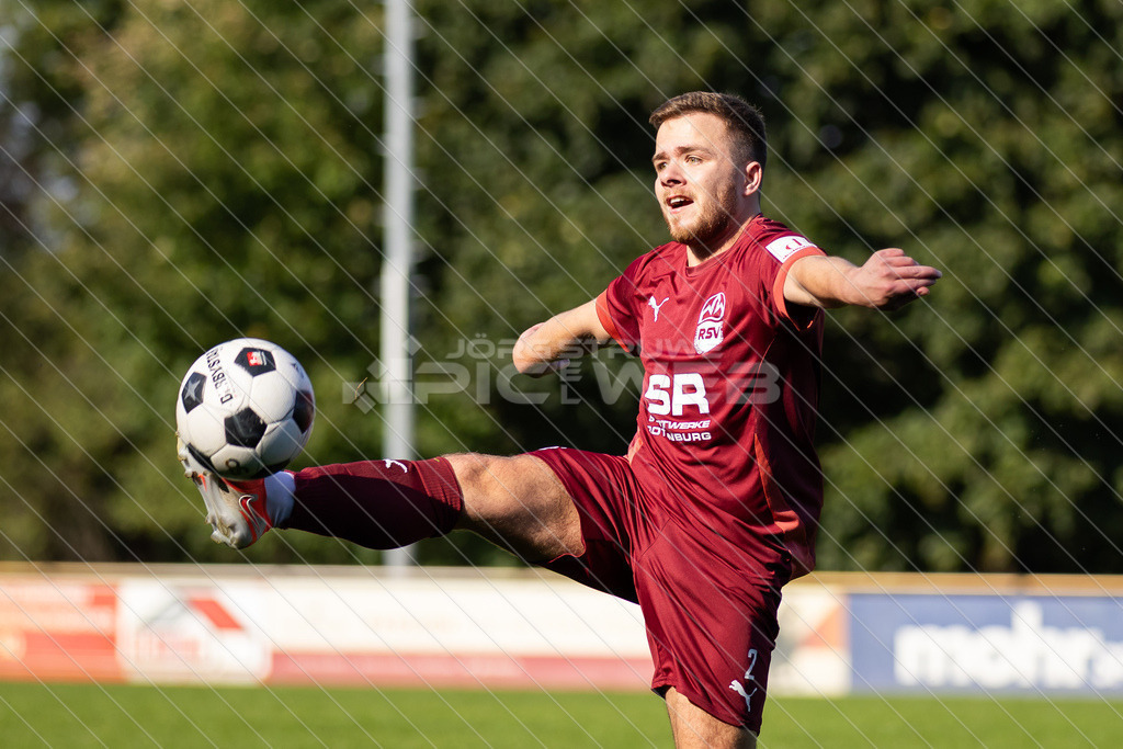 20250928_Picselweb-Fotografie_1R3_1360 | Spielszenen aus dem Spiel VfL Güldenstern Stade - Rotenburger SV. Ergebnis 0:3 - Realisiert mit Pictrs.com