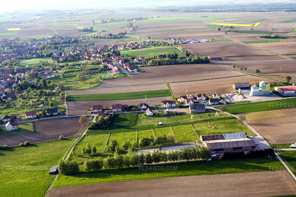 Aerial view: Niederseebach in Seebach in the state Bas-Rhin, France.Photo: IMG_10609.jpg taken on 05/04/2008 by Werner Riehm/FLY-FOTO.comResolution of the original: 3456 x 2304 px