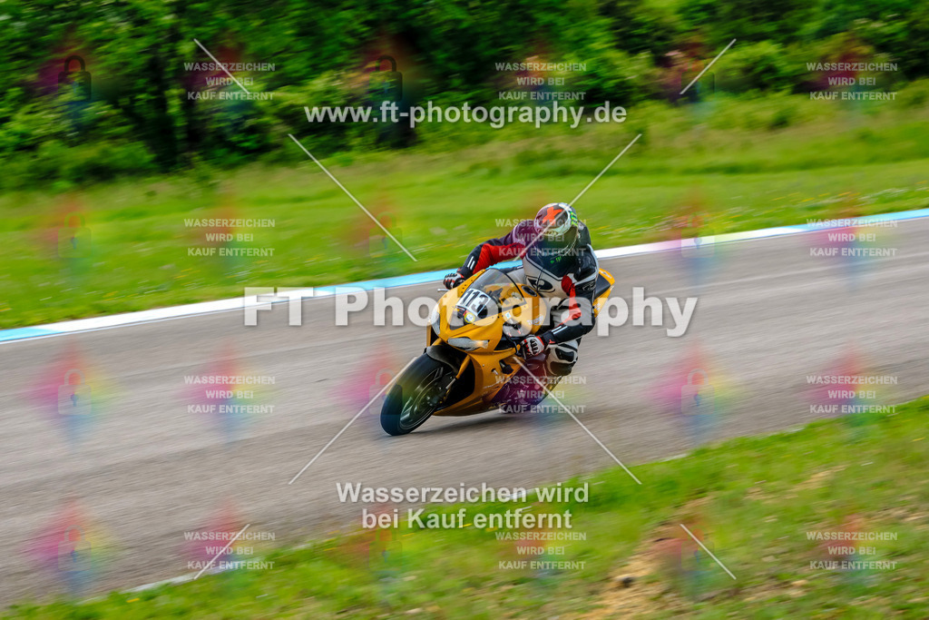 MotoTeam-3412 | Hier findet Ihr Bilder von Touristenfahrten auf der Nürburgring Nordschleife oder von anderen Veranstaltungen die ich besucht habe. Viel Spass beim Durch Schauen 