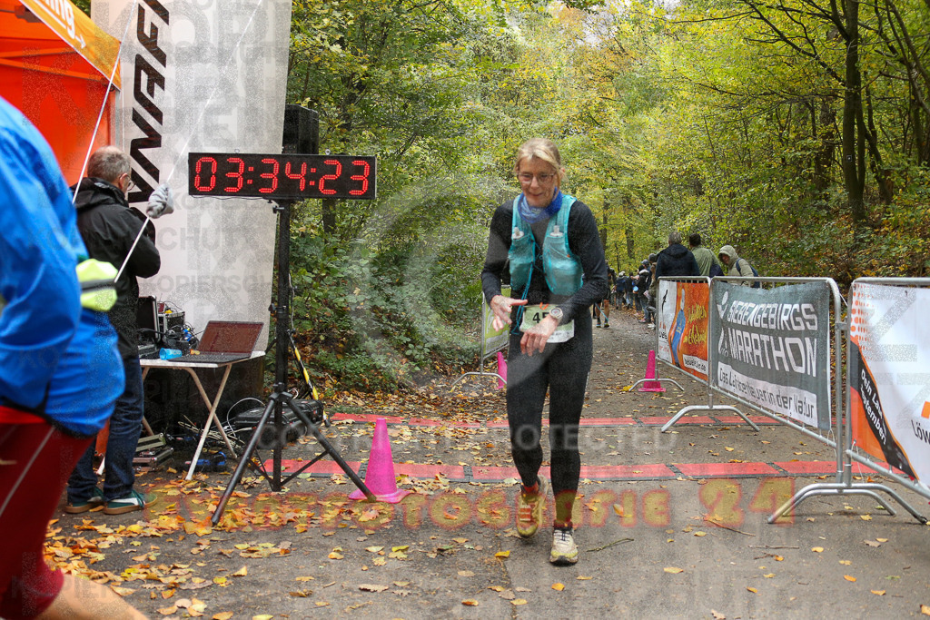 251026_1336_EX1_3732 | Sportfotografie im Rhein-Sieg Kreis, Köln, Bonn, NRW, Rheinland Pfalz, Hessen, etc. Unser Tätigkeitsfeld umfasst den Laufsport vom Volkslauf über den Marathon, Duathlon, Triathon bis zum Ultralauf wie Kölnpfad Ultra oder Schindertrail.