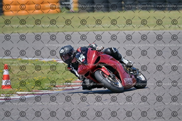 26BT01-1396 | 014 - Realisiert mit Pictrs.com