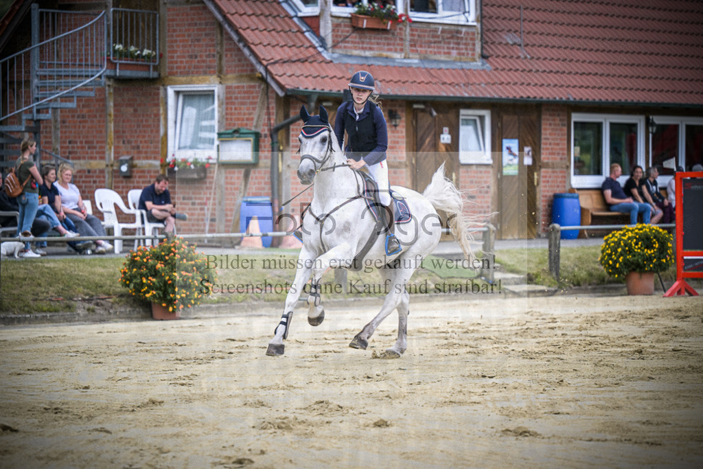 DOS_7819 | Entdecke hochwertige Reitturnierfotos von Foto Oger. Professionell, emotional und authentisch – jetzt Lieblingsmomente im Shop bestellen.Deutschlandweite Turnierfotografie. - Realisiert mit Pictrs.com