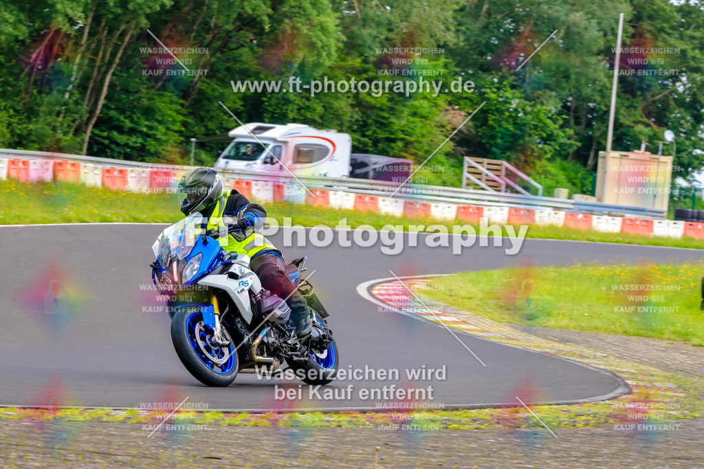 VBK-7894 | Hier findet Ihr Bilder von Touristenfahrten auf der Nürburgring Nordschleife oder von anderen Veranstaltungen die ich besucht habe. Viel Spass beim Durch Schauen 