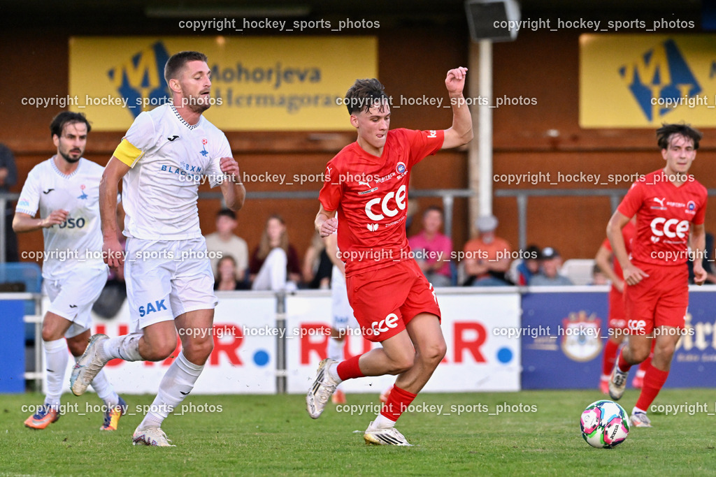 SAK vs. SC St. Veit | #22 Leo Ejup SAK, #30 Maximilian Trappitsch SC St. Veit, #6 Julian Hufnagl SC St. Veit, SAK vs. SC St. Veit, SAK vs. SC St. Veit am 19.09.2025 in Klagenfurt (Sportpark Welzenegg), Austria, (Photo by Bernd Stefan)