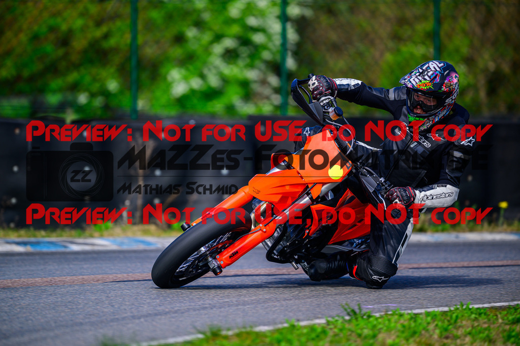 MaZZes_Fotomatrix_20250405_6007705_9591 | Fotograf Mathias Schmid
Sportfotograf,
Eventfotograf,
Hochzeitsfotograf,
Portraitfotograf