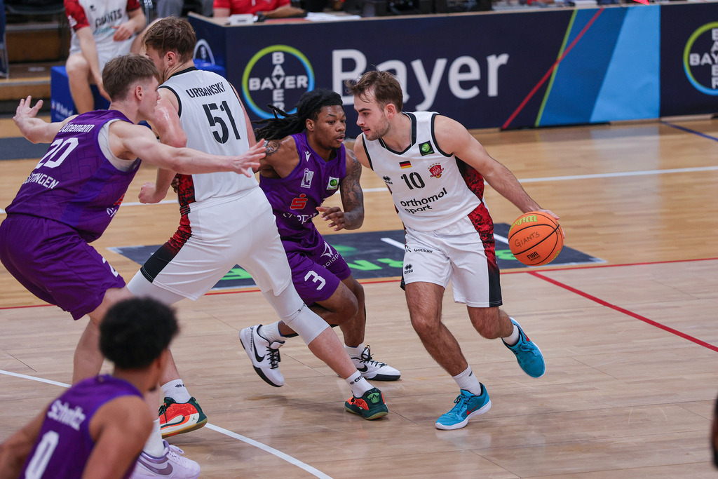 Pro A BAYER GIANTS vs BG Göttingen-22 | Fotos von Basketballspielen aus dem Raum NRW fotografiert von Gero Mueller-Laschet und Daniel Schaefer - Realisiert mit Pictrs.com