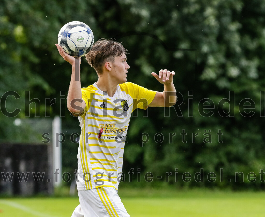 2023-09-17_012_SpVgg_Neuching_gegen_FC_Langenpreising | Neuching, Deutschland, 17.09.2023:
Fußball, A-Klasse 2023 / 2024, 7. Spieltag, SpVgg Neuching gegen SpVgg Langenpreising, Endergebnis: 5:1

Christoph Niedermüller (SpVgg Langenpreising, #13)

Foto: Christian Riedel / fotografie-riedel.net