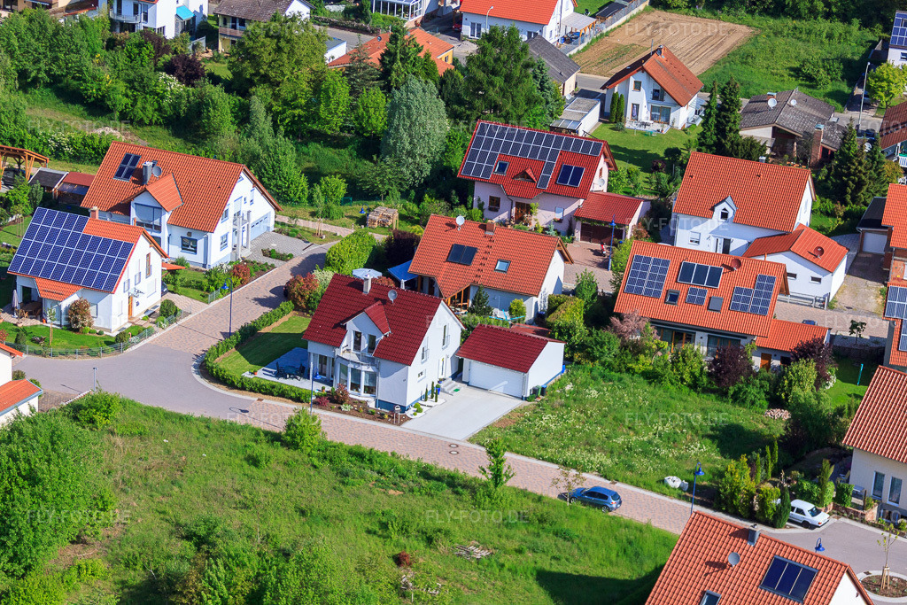 Luftbild: Im Satz im Ortsteil Mörzheim in Landau im Bundesland Rheinland-Pfalz in Deutschland. Foto: IMG_27183.jpg vom 23.05.2010 durch Werner Riehm/FLY-FOTO.de