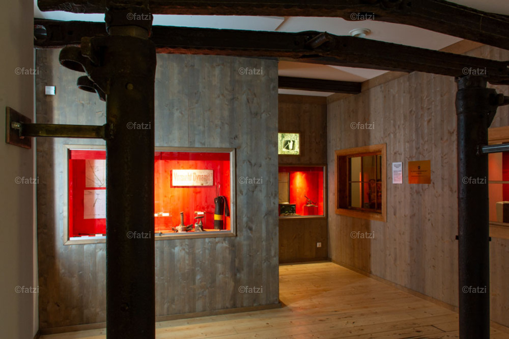 Bergbau-Museum Innen _fatzi_20230908-154256 | Fatzi Bilder-Archiv! 
Die Bilder sind für private Nutzung lizenzfrei. Die kommerzielle Nutzung ist möglich und erwünscht, jedoch bitte ich um vorherige Kontaktaufnahme per E-Mail (info@fatzi.at) oder unter +43 650 7828269 - Realisiert mit Pictrs.com