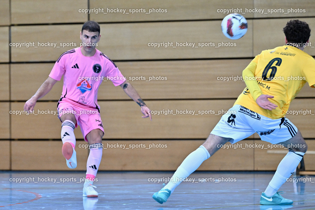 Carinthia Flamengo Futsal Club vs. FC Ljuti Krajisnici | #21 Robert Dimitrov Carinthia Flamengo, #6 Muhamed Ramic FC Ljuti Krajisnici, Carinthia Flamengo Futsal Club vs. FC Ljuti Krajisnici, Carinthia Flamengo Futsal Club vs. FC Ljuti Krajisnici am 05.01.2025 in Klagenfurt (Ballspielhalle Viktring), Austria, (Photo by Bernd Stefan)