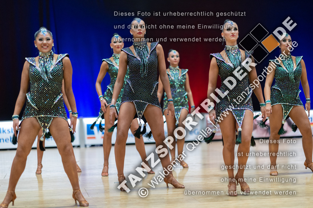 20230115-01113 | Hier finden Sie Tanz Bilder vom Latein und Standard Formationen tanzen. Sportbilder vom Tanzsport. Schöne Fotos und von Weltmeisterschaft, Europameisterschaft, Bundesliga, Regionalliga, Oberliga und Landesliga sowie von GOC Stuttgart, DanceComp, WM Bremen