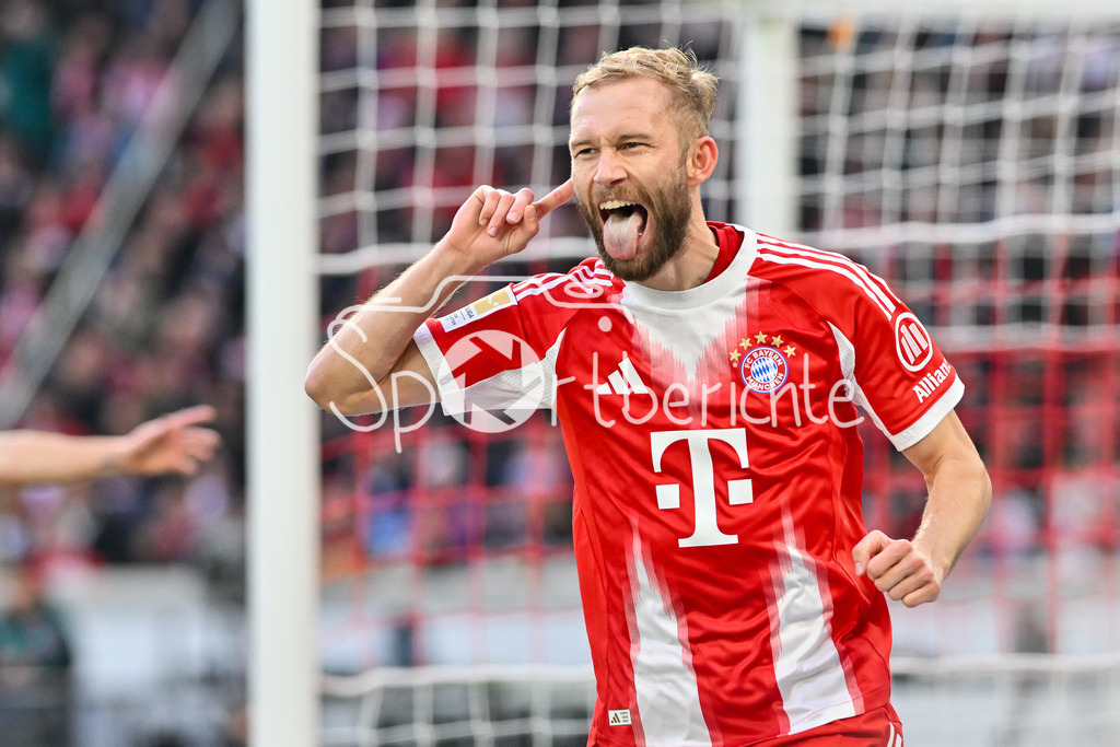 VfB Stuttgart - FC Bayern München | STUTTGART, GERMANY - 06. DECEMBER: Jubel der Bayern nach dem Treffer zum 0-1 durch Konrad LAIMER (FC Bayern Munich 27) / Tor / Torschuetze / Freude / Happy / während dem Bundesligamatch zwischen dem VfB Stuttgart und dem FC Bayern München am 13. Spieltag in der MHP Arena / DFL REGULATIONS PROHIBIT ANY USE OF PHOTOGRAPHS AS IMAGE SEQUENCES AND/OR QUASI-VIDEO
