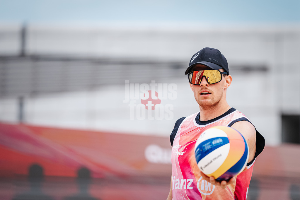 Beachvolleyball | Männer | German Beach Tour 2024 | Tourstop Bremen | 06.06.2024 | Richard Peemüller Portrait