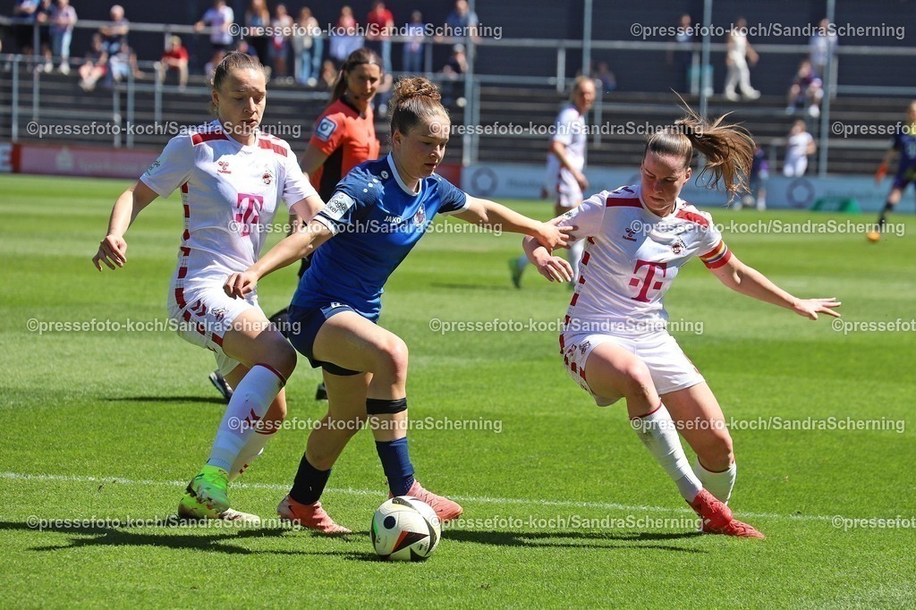 xSSC11052502041 | 11.05.2025, xsscx, Frauen Fußball, 1. FC Köln - Turbine Potsdam, 1. Fußball Bundesliga, 22. Spieltag, Franz-Kremer-Stadion, Saison 2024 2025: Lotta Cordes (1. FC Köln 6) im Zweikampf mit Alina Gnädig (Turbine Potsdam 21) und Adriana Achcinska (1. FC Köln 9) xx DFB regulations prohibit any use of photographs as image sequences and or quasi-video.