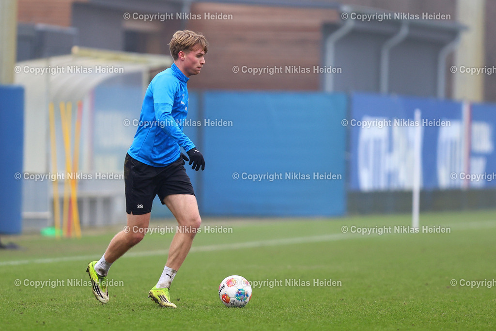 NH_HolsteinKiel_Training_11022026 | #29 Niklas Niehoff (Holstein Kiel)Fußball I Herren I Training I Saison 2025-2026 I Holstein Kiel I 11.02.2026 I Citti-Fußballpark