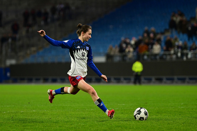 Fußball I Frauen I Saison 2025-2026 I DFB-Pokal I Achtelfinale I Hamburger SV - Bayer 04 Leverkusen I 19239 | Der Sportfotograf. - Realisiert mit Pictrs.com