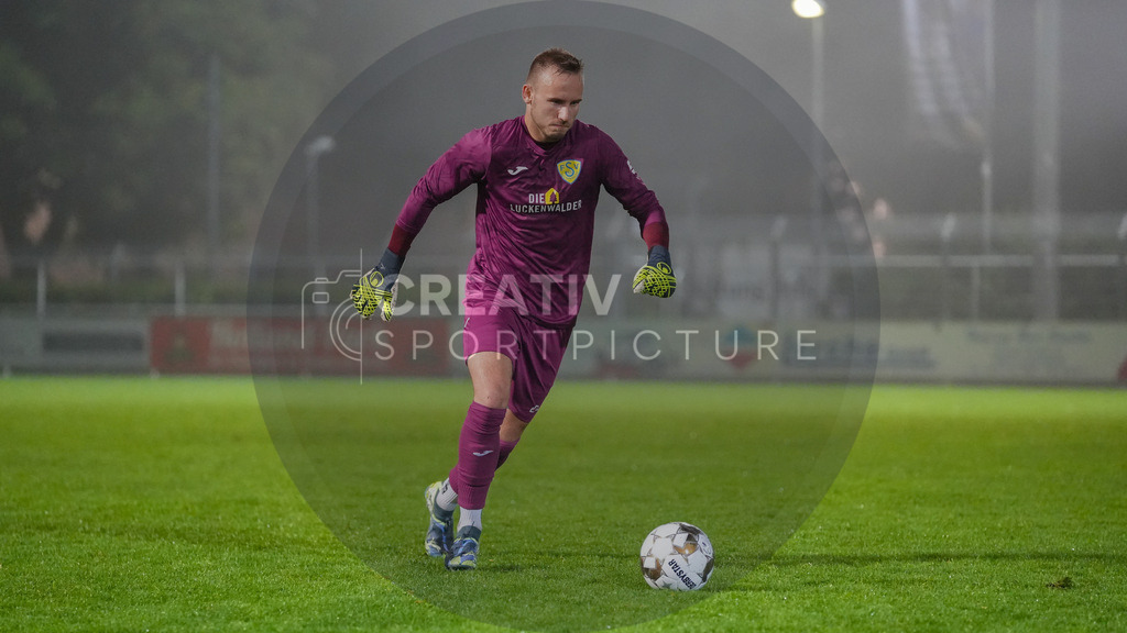 Fußball, Herren, Saison 2025/2026, Regionalliga Nordost, 6. Spieltag, FSV 63 Luckenwalde vs. VSG Altglienicke, Freitag 28.08.2025, Werner-Seelenbinder-Stadion Luckenwalde | Fußball, Herren, Saison 2025/2026, Regionalliga Nordost, 6. Spieltag, FSV 63 Luckenwalde vs. VSG Altglienicke, Freitag 28.08.2025, Werner-Seelenbinder-Stadion Luckenwalde, Im Bild: Florian Palmowski (Luckenwalde) - Realisiert mit Pictrs.com