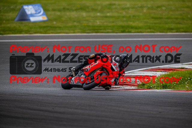 MaZZes_FotoMatrix_220508_94049 | Fotograf Mathias Schmid
Sportfotograf,
Eventfotograf,
Hochzeitsfotograf,
Portraitfotograf