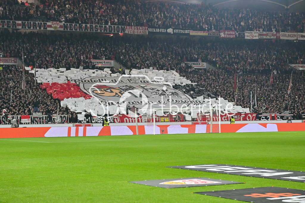 VfB Stuttgart - Feyenoord Rotterdam | STUTTGART, DEUTSCHLAND - 6. NOVEMBER: Fans des VfB Stuttgart zeigen vor der Partie eine kleine Choreographie / Ultras / Symbolbild vor dem Ligaspiel zwischen dem VfB Stuttgart und Feyenoord Rotterdam am 4. Spieltag der Europa League in der MHP-Arena am 06.11.2025