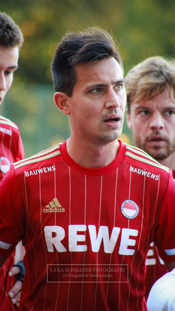 Rot - Weiß Köln - Havesterhuder THC 09.10.22-73 | lanaschraderfotografie - Realisiert mit Pictrs.com