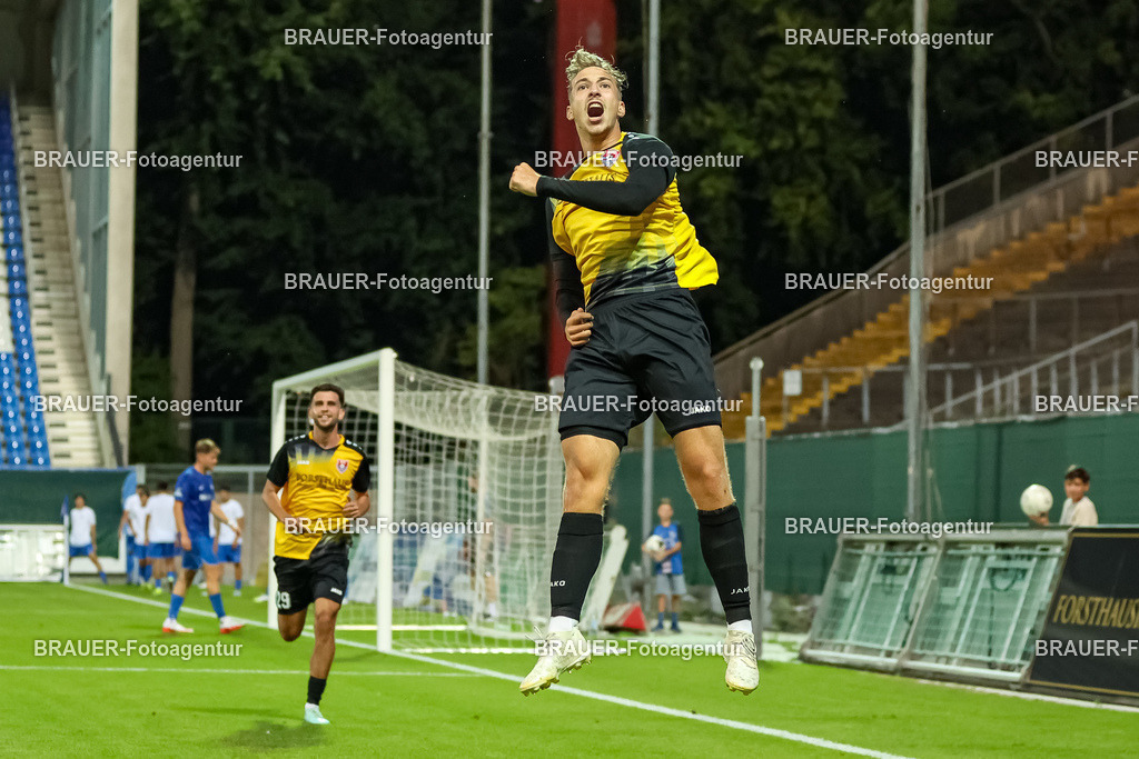 SB_KFCBAU_20250815_4673.JPG -  - KFC Uerdingen - SF Baumberg - Oberliga Niederrhein | Krefeld, Deutschland, 15.08.25: Etienne-Noel Reck (KFC Uerdingen) Torjubel, jubelt nach seinem Treffer zum 1:1 während des Oberliga Niederrhein Spiels zwischen KFC Uerdingen - SF Baumberg in der Grotenburg Stadion am 15. August 2025 in Krefeld, Deutschland. (Foto von Stefan Brauer/Brauer-Fotoagentur)