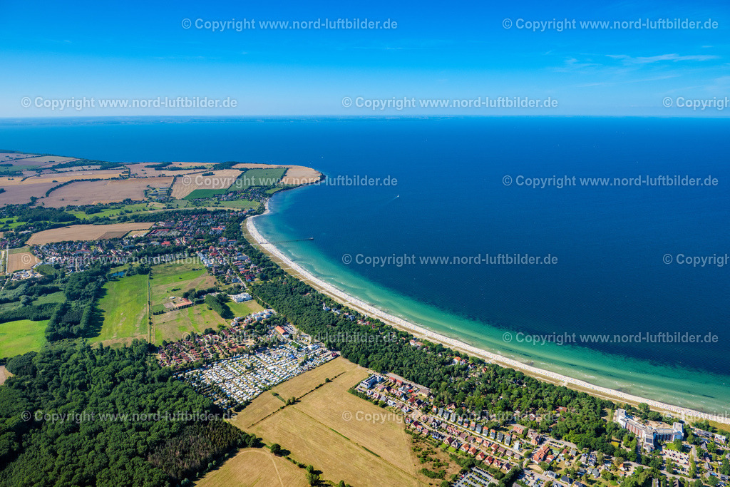 Boltenhagen_ELS_9273100822 | OSTSEEBAD BOLTENHAGEN 10.08.2022 Sandstrand- Landschaft entlang des Küsten- Verlaufes der Ostsee an der Straße Ostseeallee in Ostseebad Boltenhagen an der Ostseeküste im Bundesland Mecklenburg-Vorpommern, Deutschland. Weiterführende Informationen bei: Gemeinde Ostseebad Boltenhagen. // Beach landscape along the of Baltic Sea on street Ostseeallee in Ostseebad Boltenhagen at the baltic sea coast in the state Mecklenburg - Western Pomerania, Germany. Further information at: Gemeinde Ostseebad Boltenhagen. Foto: Martin Elsen