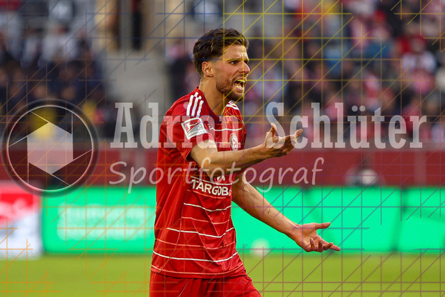 10.04.2026, GER, Fussball, Herren, 2. BL, Saison 2025/2026, Fortuna Düsseldorf - Holstein Kiel | Anouar El Azzouzi (Fortuna Düsseldorf) gestikuliert, Gestik 