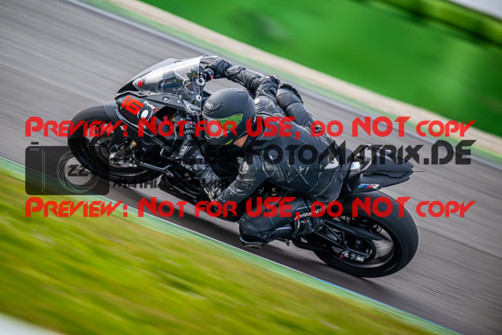 MaZZes_FotoMatrix_230410_2139 | ROT