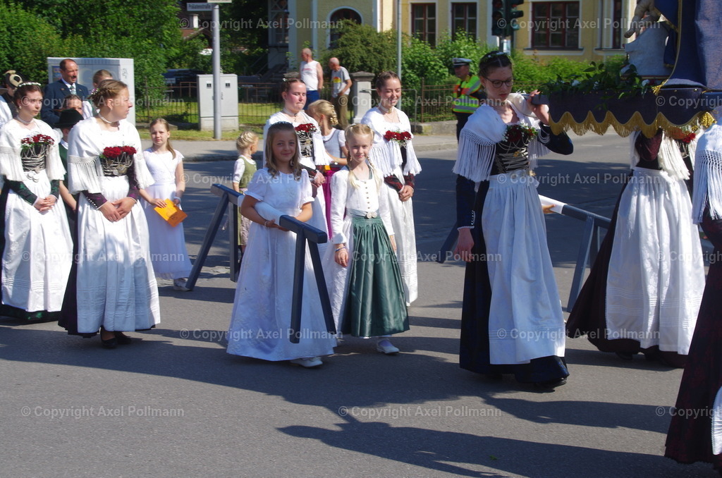 IMGP3305 | fotografiert von Axel PollmannLeonhardi Wallfahrt Benediktbeuern und Murnau, Fronleichnam, Fasching, Landschaft im Loisachtal und Benediktbeuern  - Realisiert mit Pictrs.com