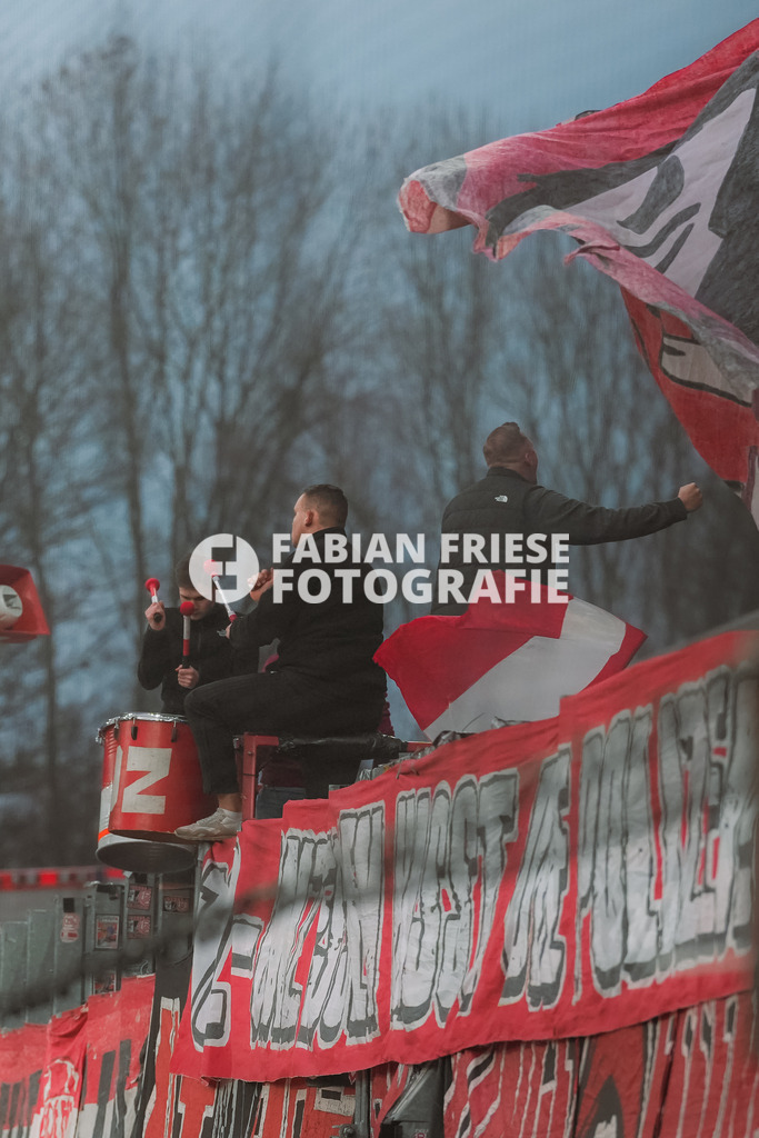 GER Rot-Weiss Essen vs. SSV Ulm, Fussball, 3. Liga, Spieltag 19, Saison 2025/2026, 20.12.2025 | GER Rot-Weiss Essen vs. SSV Ulm, Fussball, 3. Liga, Spieltag 19, Saison 2025/2026, 20.12.2025Foto: Fabian Friese - Realisiert mit Pictrs.com