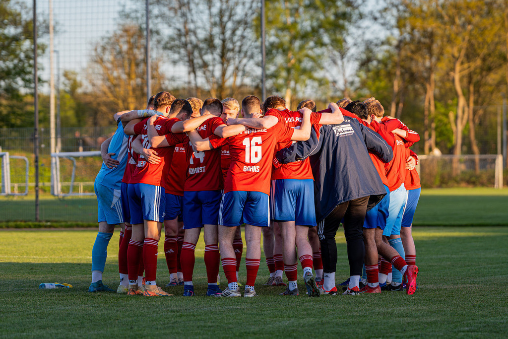 Fußball I Herren I Saison 2025-2026 I Landesliga Weser-Ems I 17. Spieltag I TV Dinklage - VfR Voxtrup I 12707 | jns.sportfotos - Realisiert mit Pictrs.com