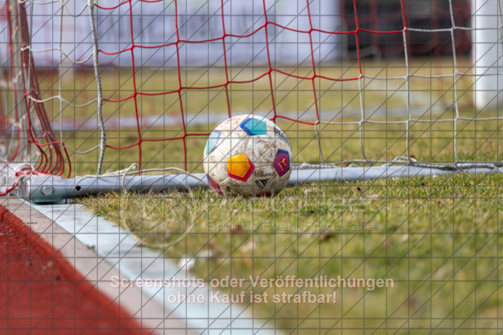 20250223_134230_0330 | #,1.FC Donzdorf (rot) vs. TSV Tettnang (schwarz), Fussball, Frauen-WFV-Pokal Achtelfinale, Saison 2024/2025, Rasenplatz Lautertal Stadion, Süßener Straße 16, 73072 Donzdorf, 23.02.2025 - 13:00 Uhr,Foto: PhotoPeet-Sportfotografie/Peter Harich