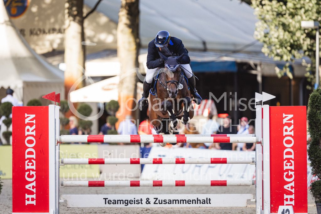 230910_OWLCh_Sparkasse-817 | Deine schönsten Turniermomente als professionelle Fotos! Entdecke hochwertige Pferdesport-Fotografie im Online-Shop. Jetzt Fotos finden & bestellen!