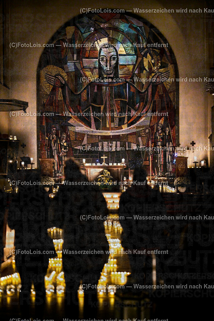 ALP1445_NACHT der tausend LICHTER_Pfarrkirche Wieselburg | (C)FotoLois.com, Alois Spandl, NACHT der 1000 LICHTER in der Pfarrkirche Wieselburg, Di 31. Okt. 2023.