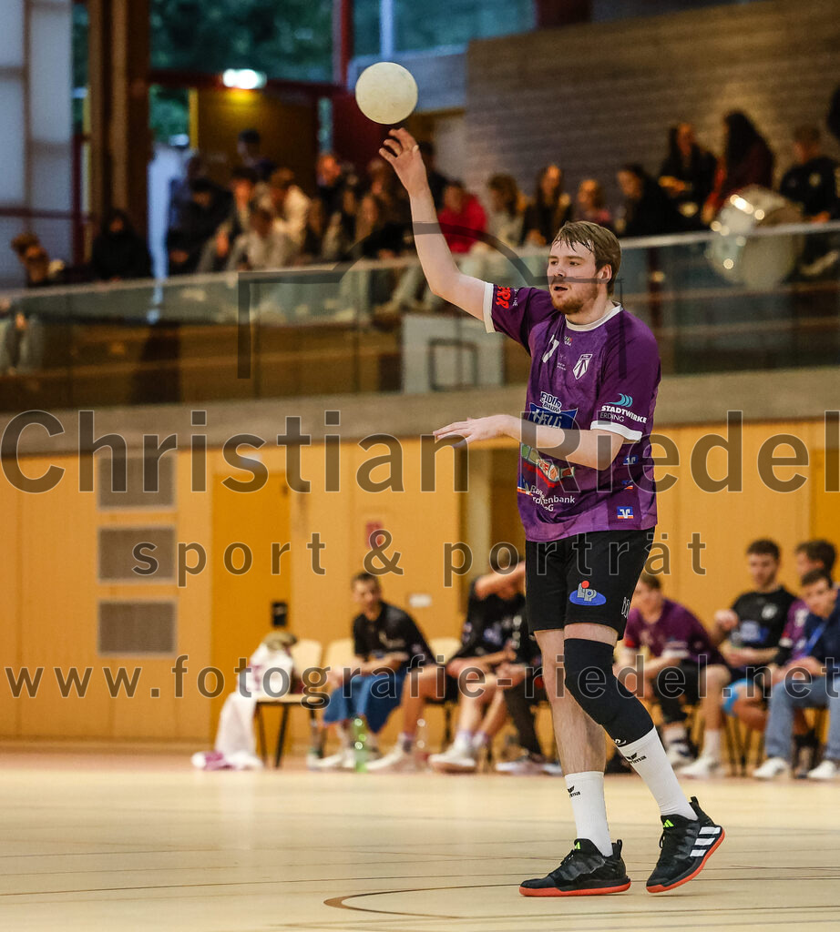 2024-10-13_050_SpVgg_Altenerding_gegen_SSG_Metten | Erding, Deutschland, 13.10.2024:Handball, Bezirksoberliga Männer 2024 / 2025, 4. Spieltag, SpVgg Altenerding gegen SSG Metten, Endergebnis: 40:22Niklas Fleps (SpVgg Altenerding, #17)Foto: Christian Riedel / fotografie-riedel.net